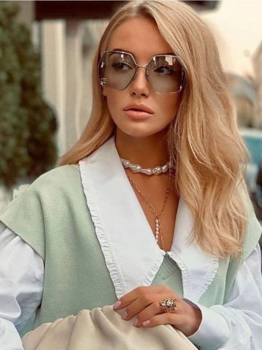 Gucci GG0817S 003 Sunglasses Gold Square Frame, Green Lenses